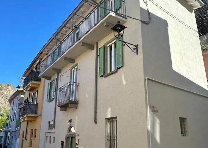 Rocca Dell'innominato Bed & Breakfast Lecco