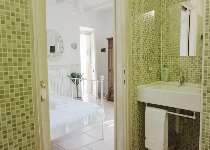 Rocca Dell'innominato Bed & Breakfast