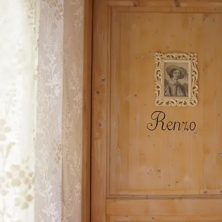 Rocca Dell'innominato Couette-café Lecco