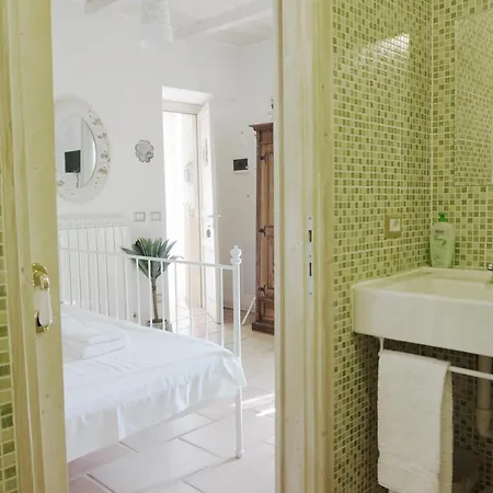 Rocca Dell'innominato Bed & Breakfast