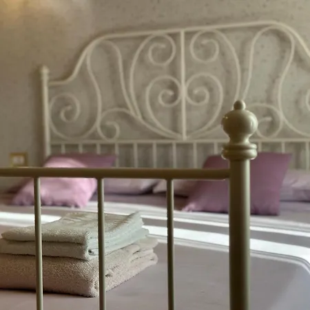 Rocca Dell'innominato Bed & Breakfast Lecco