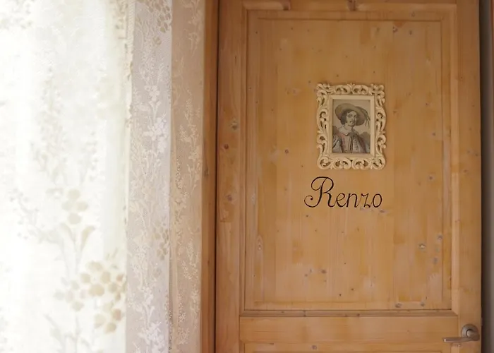 Rocca Dell'innominato Bed & Breakfast Lecco